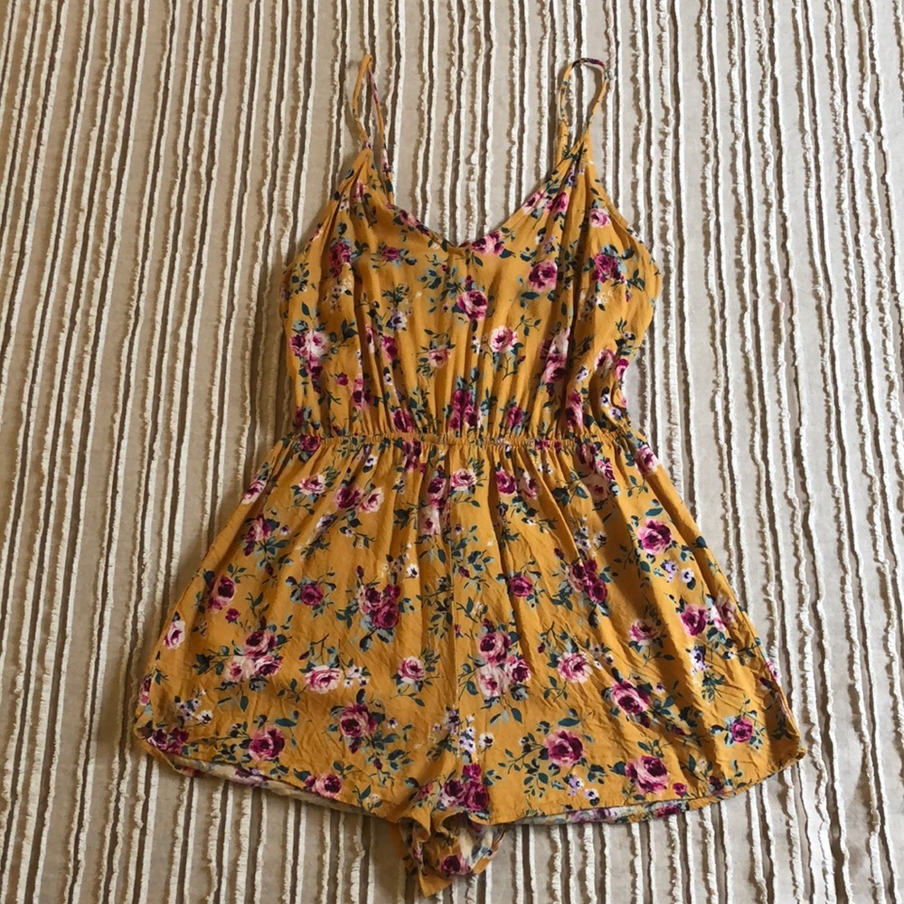Flower romper size M forever21